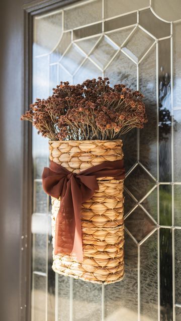 Fall Basket Door Wreath, Large Basket Decor Ideas Fall, Hanging Basket On Front Door, Fall Decor Basket Ideas, Fall Basket Wreaths For Front Door, Fall Hanging Basket Ideas, Large Basket Decor Ideas, Christmas Door Basket, Hanging Door Basket