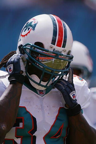 Ricky Williams Dolphins, Cold Photos, Ricky Williams, Nfl Football Wallpaper Miami Dolphins, Tua Tagovailoa Dolphins, Island Of Blue Dolphins, Nfl Highlights, 1972 Miami Dolphins, Football Drip