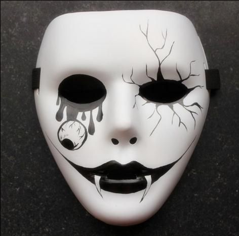 Plain White Mask, Halloween Makeup Clown, Scary Halloween Masks, Creepy Masks, Mascaras Halloween, Venetian Carnival Masks, Ceramic Mask, Mask Drawing, Clown Mask