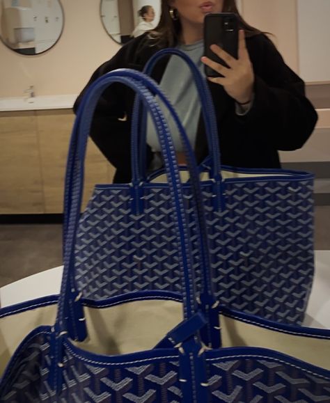 Goyard bag blue Navy Blue Goyard Bag, Goyard Tote Aesthetic, Blue Goyard Bag, Black Goyard Tote, Blue Goyard Tote, Yellow Fall Outfits, Green Goyard Tote, Goyard Bag Outfit, Spring Outfits Capsule Wardrobe