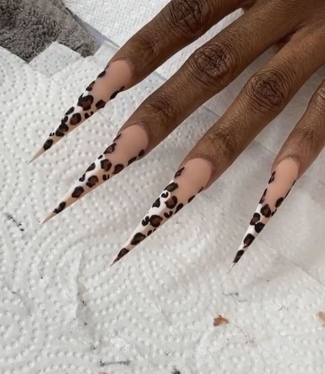 All Black Acrylic Nails, Claws Aesthetic, Nail Vintage, Acrylic Nails Stiletto, Stilleto Nails Designs, Drip Nails, Stiletto Nails Designs, Simple Acrylic Nails, Dope Nail Designs