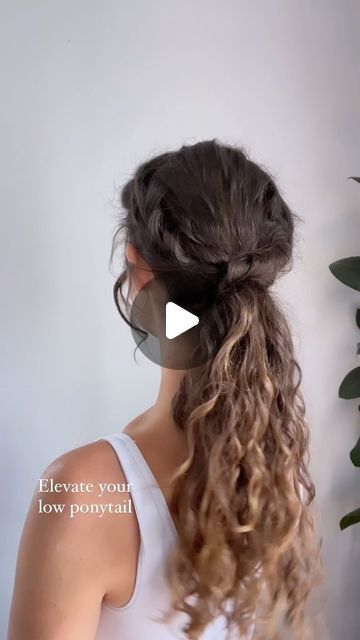 Jennie 🌷 | Curly Hair Care and Simple Hairstyle Tutorials on Instagram: "I know so many people don’t like a low pony. Elevate it and you’ll change your mind 🐎 #lowponytail #simplehairstyles #everydayhairstyle #curlyhair #hairinspiration #hairstyletutorial" How To Do A Ponytail With Curly Hair, Cute Low Pony Hairstyles, Curly Hair Low Ponytail, Simple Hairstyle For Curly Hair, Low Ponytail Curly Hair, Curly Low Ponytail, Low Pony Hairstyles, Low Ponytail Hairstyles, Tail Hairstyle