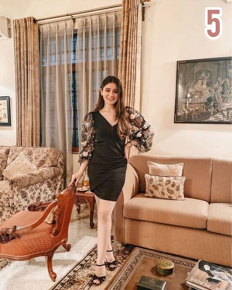 Sana Grover Outfits, Dress For Freshers Party In College, Sana Grover, Party Wear Western Dresses, Simple Western Outfits, Freshers Party, Party Outfit College, Outfit College, Board Wallpaper