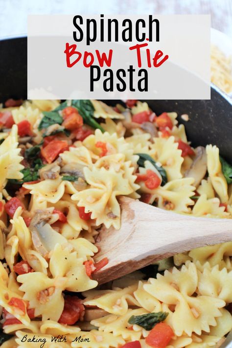 Mushrooms Pasta, Bow Tie Pasta Recipe, Recipe With Spinach, Pasta Spinach, Cheesy Chicken Pasta, Bow Tie Pasta, Quick Lunch Recipes, Veggie Pasta, Lunch Recipe