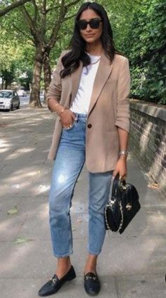 Tan Blazer Outfits Women, Beige Blazer Outfits Women, Linen Blazer Outfit Women, Tan Blazer Outfits, Linen Blazer Outfit, Blazer Outfits Women, Mode Ab 50, Blazer Outfits Casual, Blazer Outfits For Women