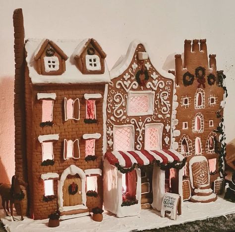 Different Gingerbread House Ideas, Tall Gingerbread House, Gingerbread House Town, Gingerbread Ski Chalet, Gingerbread Gazebo, Gingerbread Townhouse, Gingerbread House Aesthetic, Gingerbread Town, Gingerbread Cottage