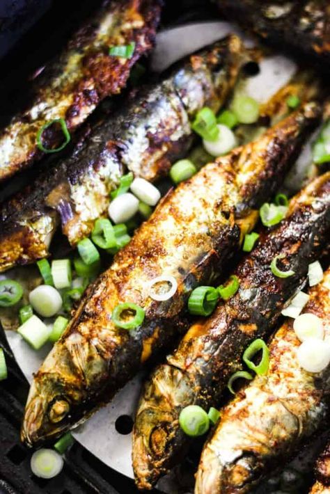 Sardine Recipes Canned, Fried Sardines, Sardines Recipe, Air Fried Fish, Grilled Mackerel, Grilled Sardines, Sardine Recipes, Mackerel Recipes, Fish Recipes Baked