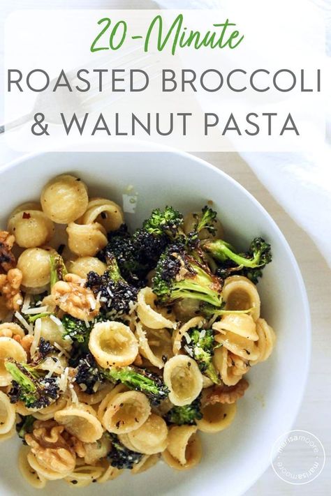 Perfectly caramelized broccoli, walnuts & nutty parmesan star in this easy Roasted Broccoli & Walnut vegetarian pasta dish that�s ready in 20 minutes and needs only 7 ingredients! #pasta #broccoli #healthyrecipes Walnut Pasta, Pasta Broccoli, Vegetarian Pasta Dishes, Walnut Recipes, Roasted Walnuts, Best Pasta Recipes, Broccoli Pasta, Vegetarian Pasta, Healthy Pasta Recipes