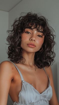 Short Haircuts For Women Curly, Short Curly Vintage Hair, Curly Hair With Bangs And Glasses, Shoulder Length Hair With Layers Curly, Hair Cuts Short With Bangs, 90s Wavy Haircut, Curly Layers Short, Thick Wavy Haircuts Medium, Curly Bangs Short Hair