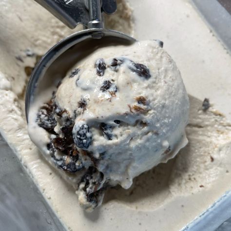 Rum And Raisin Ice Cream, Ice Cream No Eggs, Dairy Free Heavy Cream, Jamaican Rum Cake, Rum And Raisin, Jamaican Desserts, Rum Raisin Ice Cream, Non Dairy Ice Cream, Peanut Cake