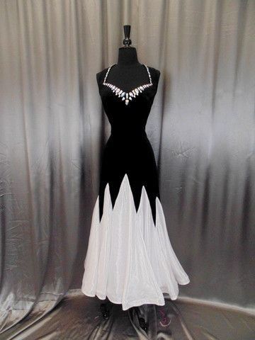 1800s Ballroom, Wicked Fashion, Ballroom Dress Inspiration, Dancing Ballroom, Ballroom Fashion, Ballroom Gowns, Ballroom Costumes, Latin Ballroom Dresses, Ballroom Dancing