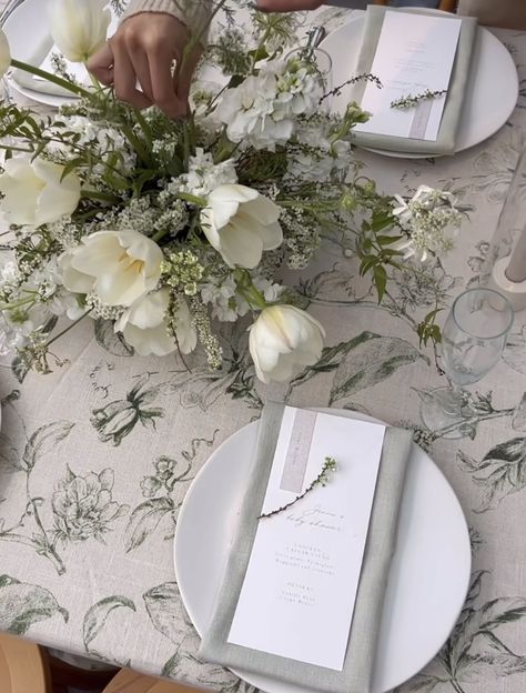 Unique Table Linens Wedding, Textured Table Cloth Wedding, Green Pattern Tablecloth Wedding, White And Green Tablescape, Floral Wedding Tablecloth, Green Floral Tablecloth, Toile Tablecloth Wedding, Floral Table Cloths Wedding, Patterned Tablecloth Wedding