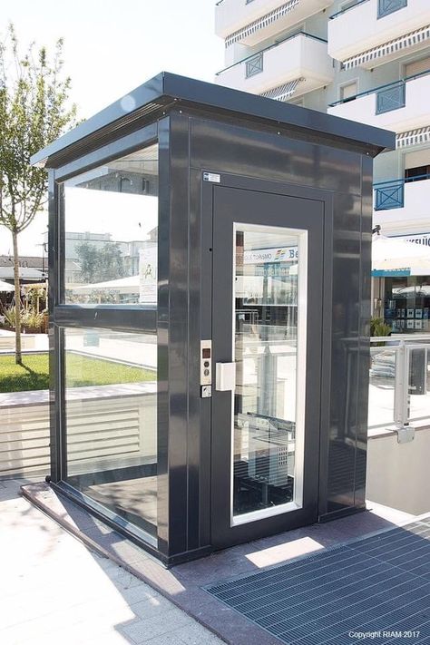 Outdoor Elevator Design, Outside Elevator, Outdoor Elevator, Security Booth, Rooftop Ideas, Booth Designs, Wine Boutique, Elevator Design, Elevator Door