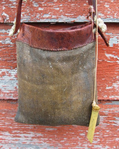 Horn Bag, Shooting Bags, Powder Horn, Canvas Leather Bag, Hunting Bags, Leather Crafts, Denim Diy, Mountain Man, Duffel Bag Travel