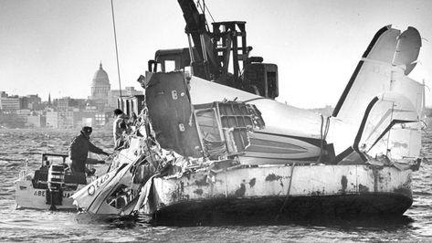 “(Sittin’ On) The Dock of the Bay,” the hit single by Otis Redding that would become an American musical touchstone, was released 50 years ago this week, on Jan. 8, University Of Evansville, In Plane, Dock Of The Bay, Otis Redding, Trumpet Players, 50 Years Ago, Historical Pictures, Country Boys, Historical Events