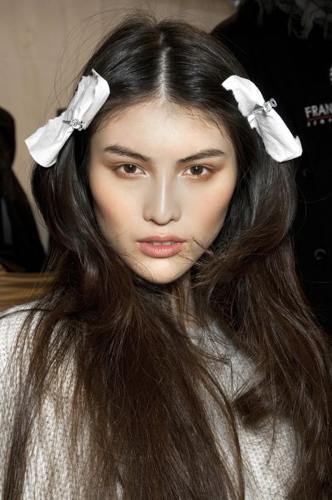 freakowiak:  Sui He backstage at Aigner Spring 2011. Sui He, Models Backstage, Beauty Shots, Victoria Secret Angels, Victoria Secret Fashion Show, Asian Makeup, Bridal Beauty, Boho Bride, Gorgeous Makeup