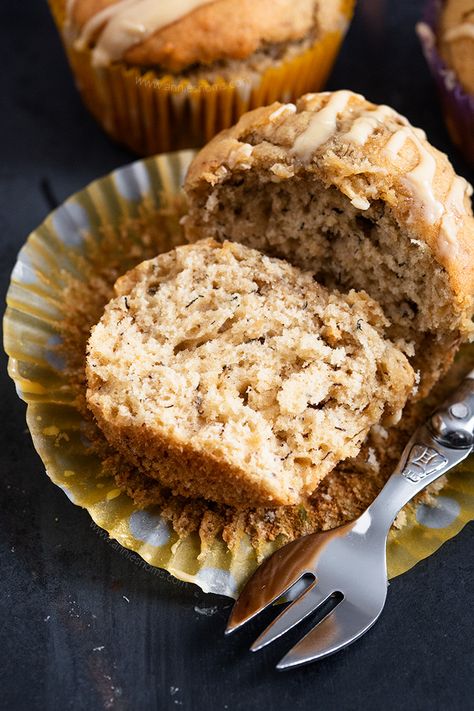 Use up those over ripe bananas and make these delicious Maple Banana Muffins sweetened with maple syrup and perfect for breakfast on the go! Banana Muffins Maple Syrup, Maple Banana Muffins, Over Ripe Bananas, Banana Walnut Muffins, Banana Nut Muffins, Fried Bananas, Banana Walnut, Overripe Bananas, Maple Pecan