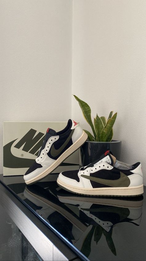 Olive Travis Scott Jordan 1, Jordan Shoes Travis Scott, Nike Shoes Travis Scott, Travis Scott Air Jordan 1 Low, Travis Scott Olive Green Outfit, Jordan 1 Low Travis Scott Olive, Travis Scott Olive Outfit, Travis Scott Low Outfit, Tenis Travis Scott