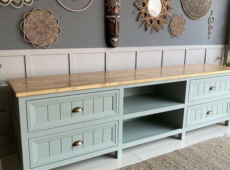 Refurbished Tv Unit, Upcycled Tv Cabinet, Tv Unit Makeover, Tile Furniture Diy, Living Room Decor Classic, Refurbished Furniture Diy, Diy Sideboard, Tile Furniture, Tv Stand Decor