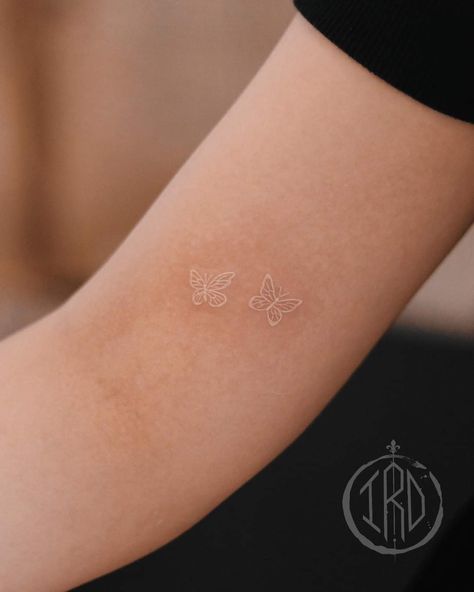 Small White Tattoos, Unique Minimalist Tattoo, White Ink Tattoo, Small Pretty Tattoos, Petite Tattoos, Small Hand Tattoos, Classy Tattoos, Discreet Tattoos, Subtle Tattoos