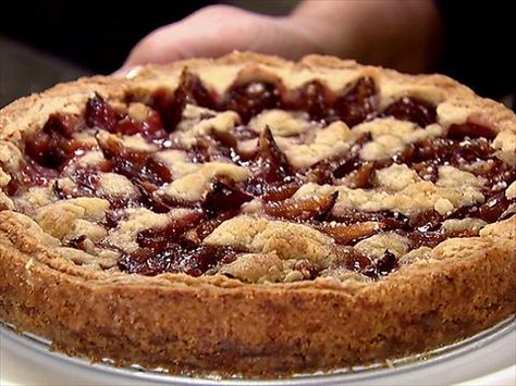 Ina's Italian Plum Tart : Ina uses Italian prune plums in a shortbread crust for a rustic fruit tart. Plum Crisp, Plum Cakes, Prune Recipes, Prune Plum, Barefoot Contessa Recipes, Plum Tart, Plum Recipes, Barefoot Contessa, Plum Cake