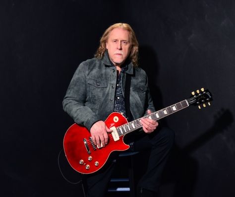 Musician Interview: At the Orpheum -- Singer/Songwriter Warren Haynes Previews His Upcoming Album - The Arts Fuse Jamey Johnson, Derek Trucks, Warren Haynes, Tedeschi Trucks Band, Robbie Robertson, Slide Guitar, Pj Harvey, Red Rock Amphitheatre, Allman Brothers Band