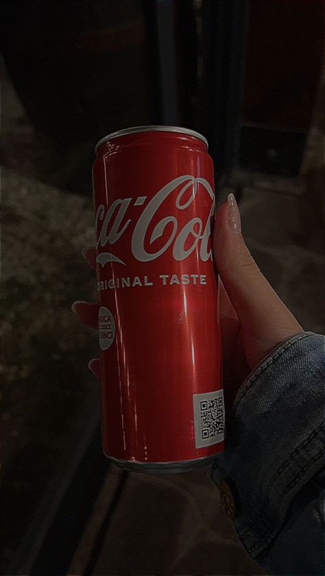 Coca Cola 🥤 Diet Coke Can, Cocoa Cola, Couples Beach Photography, Birthday Verses, Coca Cola Drink, Ipad Essentials, Friends Drinks, Coca Cola Can, Couple Poses Reference