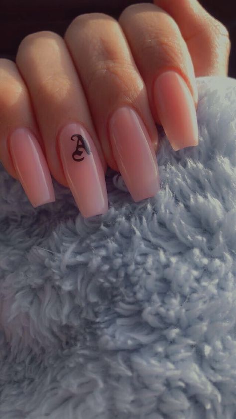 A Letter Nails, Nails With M Initials Acrylic, Initial Nails Acrylic, Cute Initial Nails, Nails With The Letter A, Short Nails With Initial, Symbol Nail Art, Acrylic Nails With Initials, Nails With An Initial