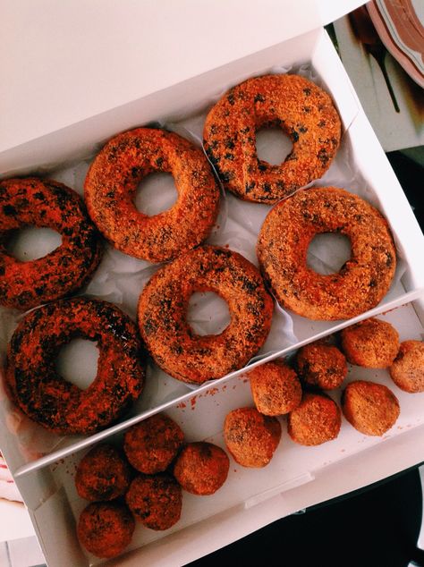 Dunkin Donuts' Choco Butternut- I can't wait for Philippines! Bujo Vision Board, Filipino Cafe, Dunkin Donuts Recipe, Choco Butternut, Starbucks Protein, Donuts Ideas, Breakfast Potato, Doraemon And Nobita, Banana Sushi