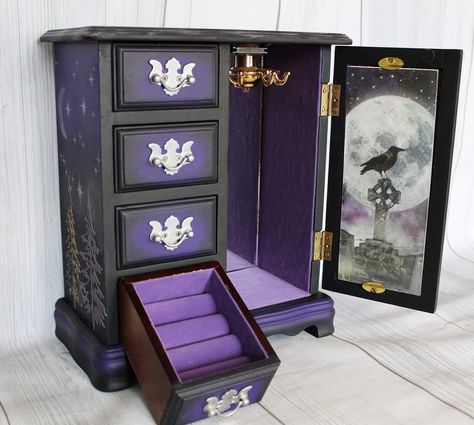 Purple Jewelry Box, Gothic Jewelry Box Diy, Painted Jewlrey Boxes, Witchy Jewelry Box Diy, Painted Wood Box Ideas, Witch Cabinets, Painted Jewelry Boxes Diy, Painting Drawers, Goth Jewelry Box