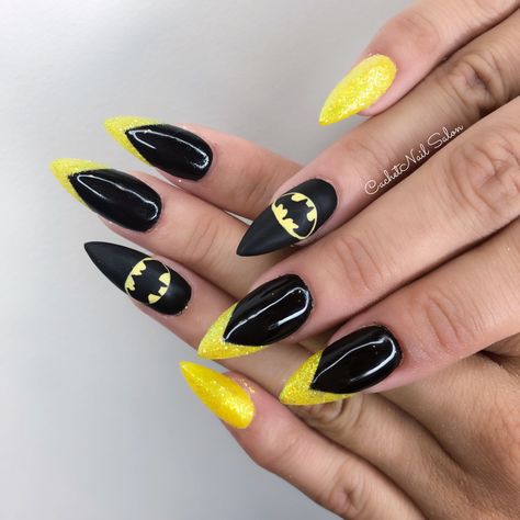 Batman Nails Superhero Acrylic Nails, Superhero Nails Easy, Dc Comics Nail Art, Dc Inspired Nails, Super Hero Nails Designs, Superhero Nail Art, Dc Nail Art, Batgirl Nails, Batman Inspired Nails