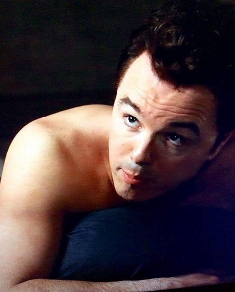 Seth Macfarlane Kiss, Seth Mcfarlane, Seth Macfarlane, Peter Griffin, Hey Handsome, Hot Damn, Cat Person, Man Crush, Simple Makeup