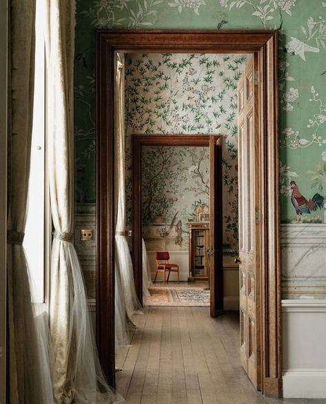 How To Spend It on Instagram: "Leicestershire’s fairy-tale Belvoir Castle, the seat of the Duke and Duchess of Rutland, opens a new chapter in its history this month with the reimagining of a chamber fit for a king – and a new decorative wallpaper by de Gournay. Hit the link to step inside. 📸⁠: The castle’s Wellington Bedroom, with its original handpainted chinoiserie wallpaper (© @maureenme)⁠ .⁠ .⁠ .⁠ .⁠ .⁠ .⁠ .⁠ .⁠ .⁠ .⁠ #belvoircastle #wallpaper #degournay ⁠" Belvoir Castle, Natural Scenes, Chinese Wallpaper, Toile Wallpaper, Maximalist Design, Classic Wallpaper, Castles Interior, Green Color Schemes, Chinoiserie Wallpaper