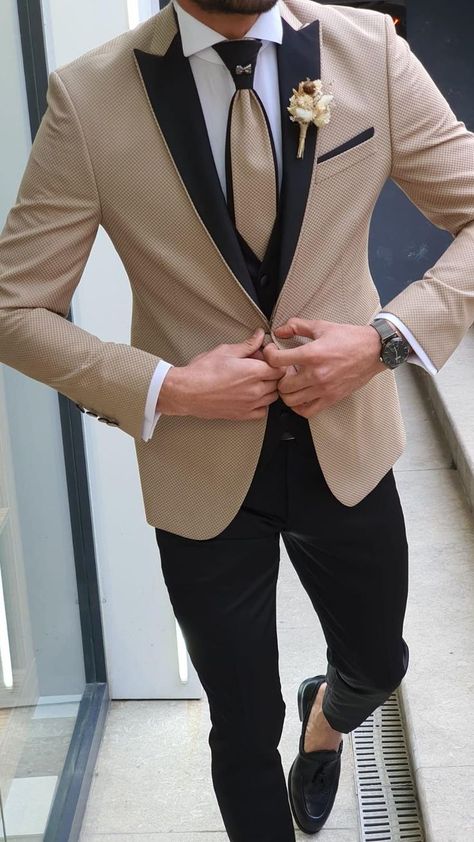 Suits Men Aesthetic, Slim Fit Groom Suit, Cocktail Suit, Prom For Guys, Gold Suit, Suits Men Business, Dress Suits For Men, Prom Suits, Fashion Suits For Men