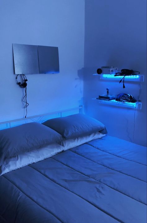 Webcore Bedroom, Futuristic Bedroom Aesthetic, Cybercore Room, Blue Grey Rooms, Futuristic Bedroom, Tech Room, Otaku Room, Bedroom Setup, Room Redesign