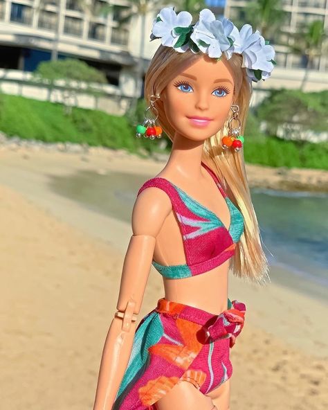 Barbie 90s, Barbies Pics, Barbie Summer, Barbie Doll Set, Barbie Doll Clothing Patterns, Diy Barbie Clothes, Barbie Fashionista Dolls, Barbie Dress Fashion, Girls Support Girls