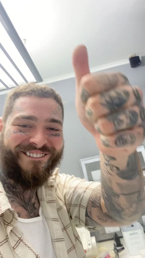 Post Malone Hand Tattoos, Post Malone Pfps, Post Malone Goodbyes, Post Malone Instagram, Post Malone Portrait Tattoo, New Post Malone, Post Malone Smiling, Kim Joon Hyun, Post Malone Wallpaper