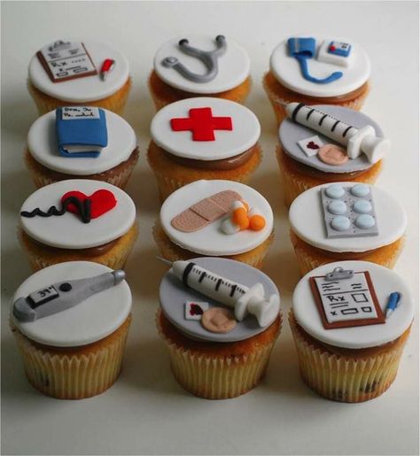 Cupcakes For Nurses, Nursing Graduation Cakes, Nurse Cupcakes, Nurse Graduation Party Decorations, Medical Cake, Medical Cookies, Doctor Cake, Ideas Cupcakes, Nursing Cake