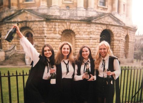 Oxford Graduation Aesthetic, Oxford University Student Aesthetic, Oxford Girl Aesthetic, Oxford University Uniform, Oxford Aesthetic University, Oxford Student Aesthetic, Oxford Graduation, Oxford University Students, Oxford University Aesthetic