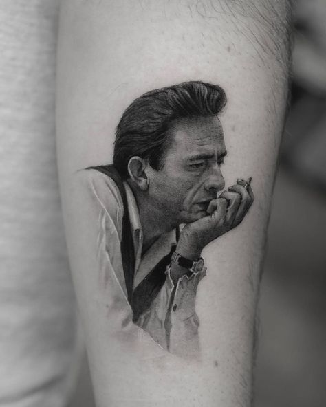 Johnny Cash Inspired Tattoo, Johnny Cash Tattoo Traditional, Johnny Cash Mugshot Tattoo, Johnny Cash Tattoo Ideas, Traditional Johnny Cash Tattoo, Johnny Cash Drawing, Elvis Portrait Tattoo, Johnny Cash Tattoo, Realism Tattoo