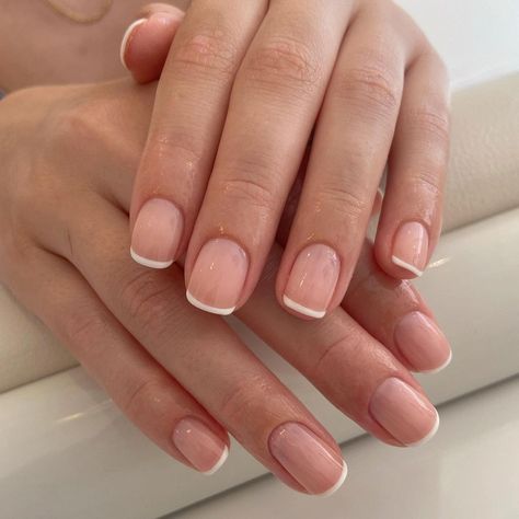 @corrinnabianca on Instagram: “Micro french, a slim french tip that will elongate your natural nail beds making them look elegant & classy, this #frenchnaildesign suits…” Slim French Tip Nails, Nail Bed, French Nail Designs, French Tip Nails, How To Make Bed, French Nails, Natural Nails, Nail Colors, Nails