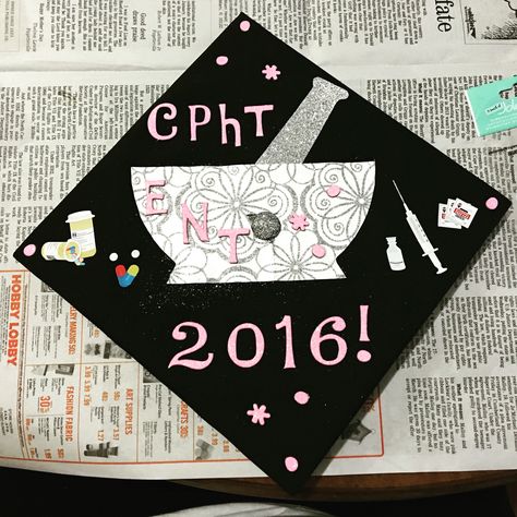 Pharmacy Technician graduation cap that I made!! #CPhT Computer Science Grad Cap Ideas, Pharmacy Technician Graduation Pictures, Cap Decoration Graduation Pharmacy, Pharmacy Tech Graduation Cap, Pharmacy Cap Ideas, Pharmacy Technician Graduation Cap Ideas, Graduation Cap Designs Pharmacy, Biology Degree Graduation Caps, Pharmacy School Graduation Party