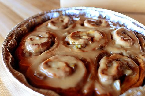 Caramel Apple Rolls by Ree Drummond / The Pioneer Woman, via Flickr Monkey Muffins, Pioneer Woman Cinnamon Rolls, Dressing Stuffing, Peach Dumplings, Roasted Beef, Thanksgiving Dressing, Apple Cinnamon Rolls, Turkey Brine, Sesame Noodles