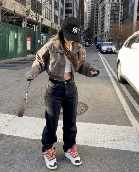 Jenny Lin Outfits, Jenny Lin, Winter Sneakers Outfit, Billie Eilish Outfits, Lanvin Sneakers, Winter Fashion Outfits Casual, Trendy Sweaters, Fashion Tv, Tomboy Fashion