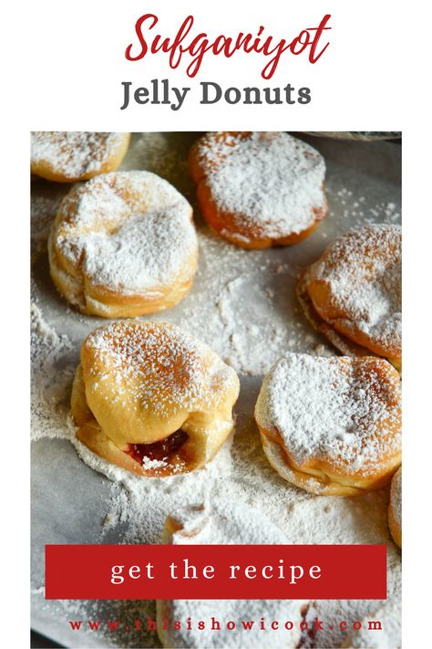 Hanukkah Donuts Recipe, Sufganiyot Recipe Easy, Jelly Donuts Recipe, Jewish Desserts, Hannukah Recipes, Jelly Donuts, Filled Donuts, Donuts Recipe, Ethnic Food