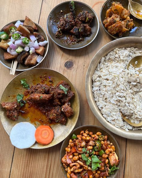 Everything we ate in Nepal 🤤 This post makes me want to go back 😭 #food #nepalfood #foodinnepal #kathamandu #foodie #nepalifood #craving #hungry Nepali Street Food, Nepal Food, Nepali Food, Street Food, Nepal, Diet, Quick Saves