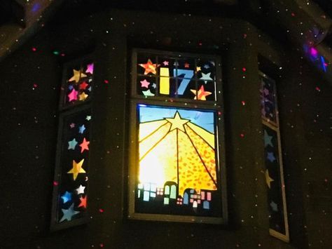 Window Nativity Scene, Living Advent Calendar Window Ideas, Christmas Advent Window Display, Christmas Advent Window, Advent Window Ideas, Advent Calendar Window, Advent Windows, Advent Art, Leaded Windows