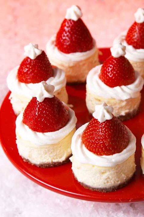 Christmas Cheesecake Recipes, Cheesecake Bites Recipe, Christmas Cheesecake, Best Christmas Desserts, Dessert Original, Vegetarian Cake, Cheesecake Bites, Christmas Dessert, Christmas Food Desserts