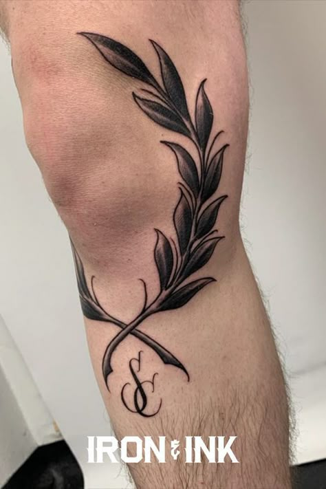 Man Tattoo Ideas Leg, Man Leg Tattoo, Font Tato, Tattoo Font For Men, Wreath Tattoo, Men Tattoos Arm Sleeve, Cool Forearm Tattoos, Pieces Tattoo, Neck Tattoo For Guys