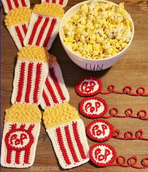 Crochet Popcorn Bucket, Crochet Gilmore, Crochet Popcorn, Popcorn Theme, Bucket Gifts, Popcorn Containers, September Crafts, Popcorn Bucket, Crochet Fun